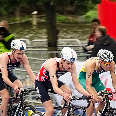 Alistair and Jonny Brownlee Cycle
